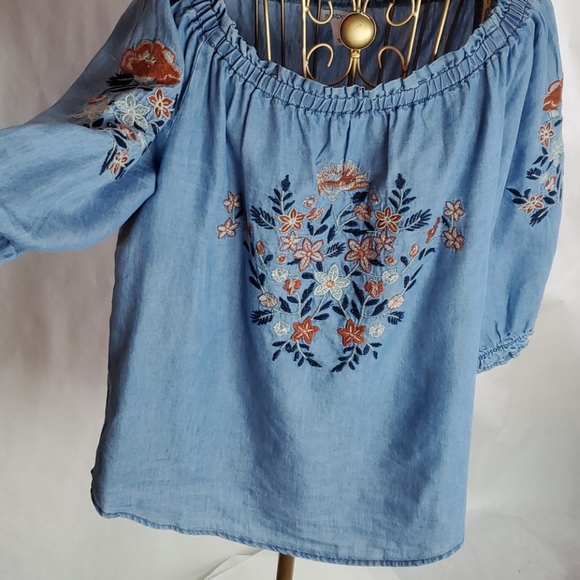 Westport Tops - Westport Size M Embroidered Top